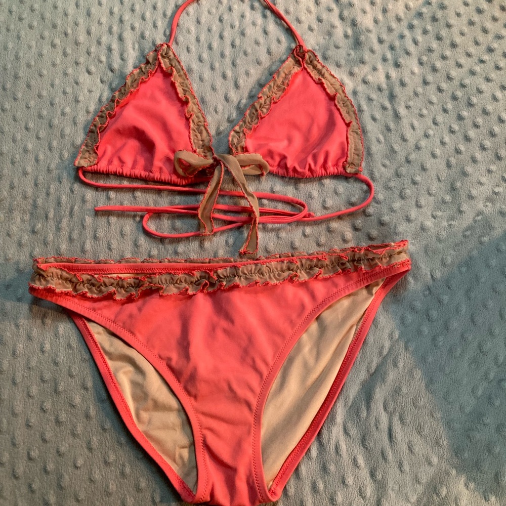Flattering VS classic
